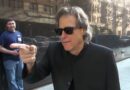 ‘Curb Your Enthusiasm’ Actor Richard Lewis Dies at 76