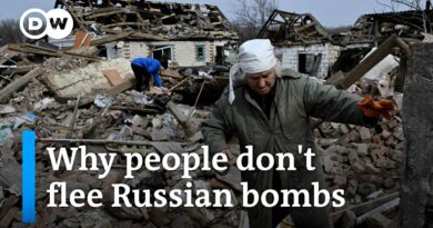 Life inside Ukraine’s frontline towns | DW News