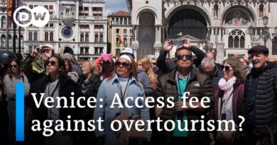 Venice tests access fee for tourists | DW News