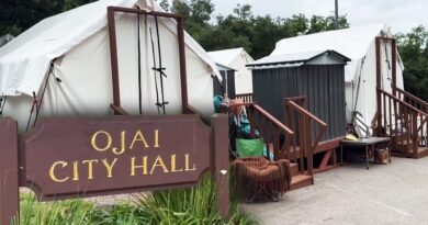 California Town Sets Up Canvas Tents for Homeless