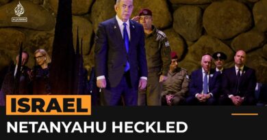 Heckler demands Netanyahu’s resignation at Holocaust memorial event | AJ #shorts