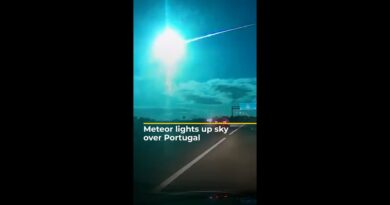 Meteor lights up sky over Portugal | AJ #shorts