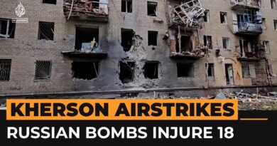 Russian airstrikes devastate residential buildings in Ukraine’s Kherson | AJ #Shorts