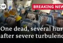 Singapore Airlines flight hits severe turbulence | DW News
