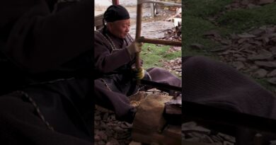 To make a traditional #calligraphy #inkstone, an artisan saws a natural rock by hand. #art