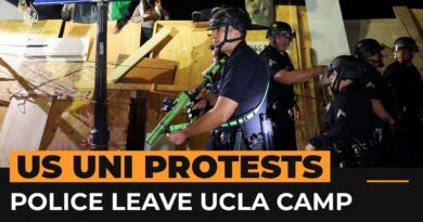 US police filmed leaving UCLA anti-war camp | AJ #shorts