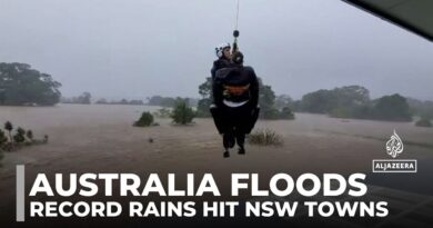 Australia floods turn NSW into disaster zone as extreme weather displaces thousands