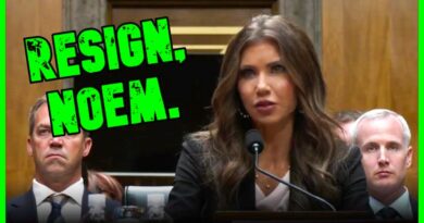 ‘OH GOD’: Kristi Noem HUMILIATES Herself So Bad She Should Resign | The Kyle Kulinski Show