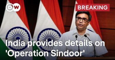 Pakistan says 26 killed in Indian attacks | DW News