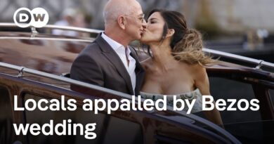 Bezos wedding guests depart to pre-wedding party in Venice amid protests | DW News