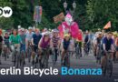 Hundreds of thousands of cyclists took to the streets of the German capital to demonstrate | DW News