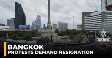 Thousands Protest in Thailand Demanding PM Shinawatra’s Resignation