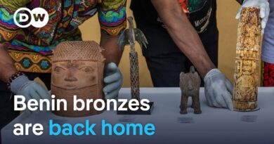 Ancient Benin bronzes get a welcome ceremony as they return to Nigeria | DW News