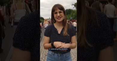 Hundreds of thousands at Christopher Street Day in Berlin | DW News