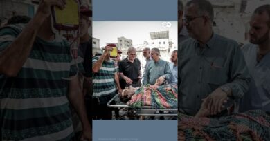 Israeli strike on Gazan church kills three, injures 10 | DW News