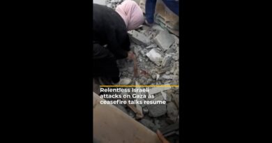 Relentless Israeli attacks on Gaza as ceasefire talks resume | AJ #shorts