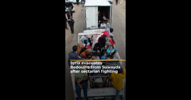 Syria evacuates Bedouins from Suwayda after sectarian fighting | AJ #shorts