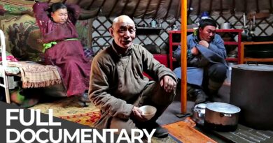 World’s Last Nomads | Mongolia: The Hunter’s Final Dilemma | Free Documentary