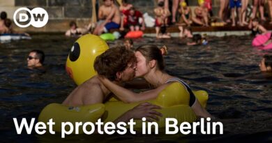 Berlin protesters challenge the city’s century-old ‘no swimming rule’ | DW News