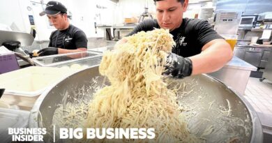 Diners Are Dying. How Is One Of America’s Largest Thriving?