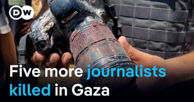 Five Palestinian journalists killed in apparent double tap strike on hospital | DW News
