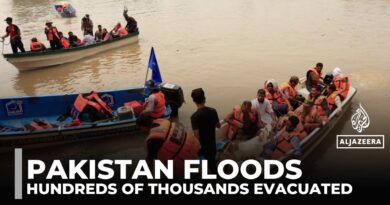 Half a million people stranded by heavy flooding evacuated in Pakistan