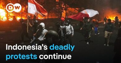 Indonesia: Violent rioting continues with three people confirmed dead | DW News
