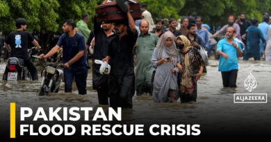 Northern Pakistan flooding: Rescuers search as death toll nears 400