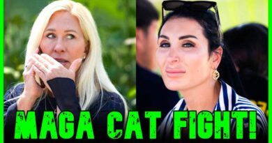 ‘SHE’S ON HER KNEES’: MTG & Laura Loomer GO TO WAR With Each Other! | The Kyle Kulinski Show
