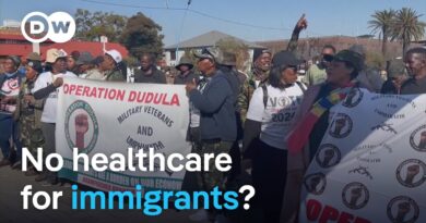 South Africa anti-immigrant group blocks access to hospitals | DW News