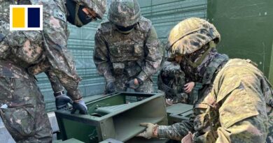 South Korea removes border loudspeakers in push for peace with the North