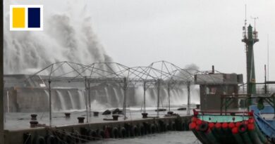 Thousands evacuated as Podul makes landfall in Taiwan