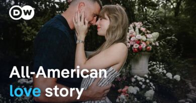US mega stars Taylor Swift and Travis Kelce have announced their recent engagement | DW News