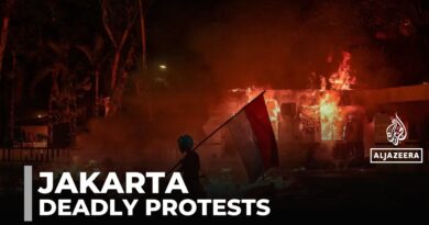 Anti-corruption rallies in Jakarta turn deadly as military steps in
