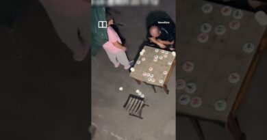 Chinese man loses in chess then analyses game for 4 hours in rain #shorts