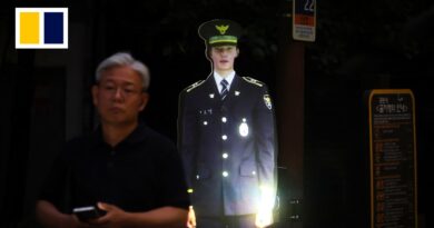 Seoul police hologram on the watch to fight crime