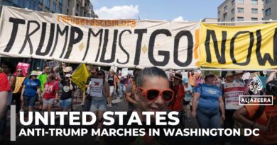 Trump threatens ‘war’ on Chicago as thousands protest federal crackdown