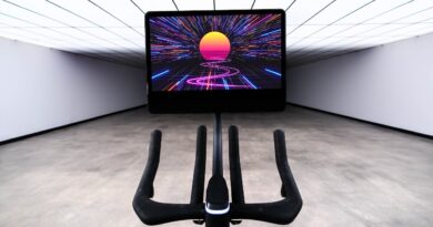 Unboxing the VeloNix Smart Bike