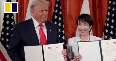 Trump meets new Japanese PM, signs new trade deals