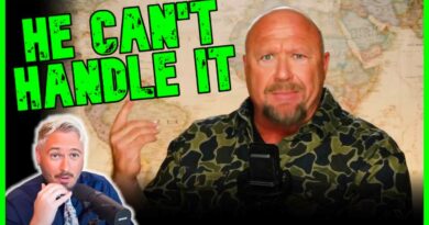 ALEX JONES WORLD IS CRUMBLING AS MAGA FALLS APART | The Kyle Kulinski Show