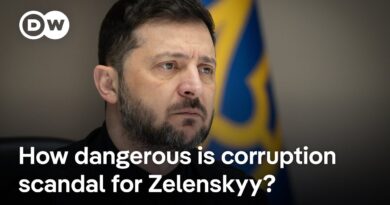 Anti-corruption authorities raid Zelenskyy’s chief-of-staff’s home and office | DW News