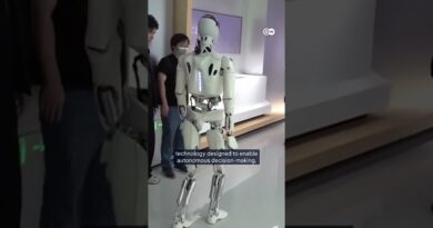China’s XPeng unveils humanoid robot ‘IRON’ | DW News
