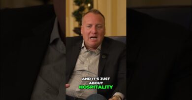 Danny Meyer’s Hospitality Secret  Employee First Strategy!