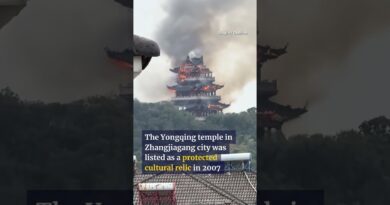 Fire engulfs 1,500-year-old temple in eastern China