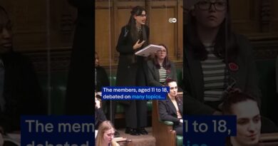 Kids take over UK Parliament | DW News