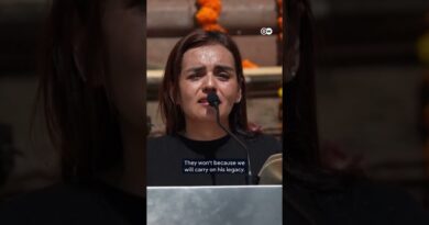 Protesters storm local government palace after Mexican mayor killed | DW News