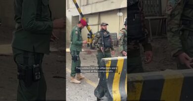 Suicide bombers attack security headquarters in Pakistan | DW News