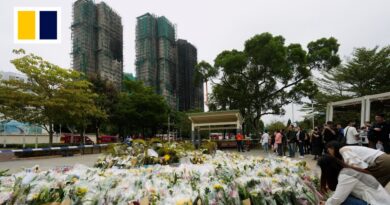Thousands mourn Hong Kong fire victims