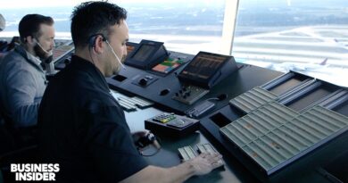 Why Air Traffic Controllers Have One Of The Hardest Jobs In The World
