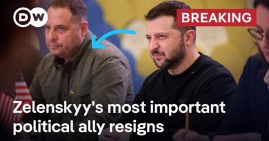 Zelenskyy’s chief-of-staff Andrii Yermak resigns | DW News